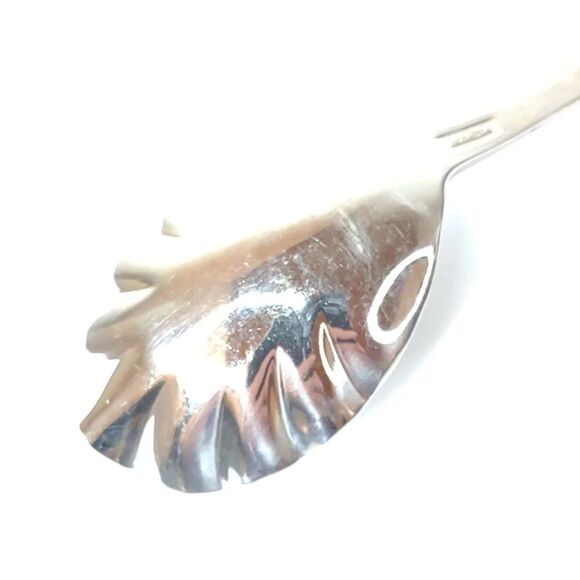 Wallace Hartford Pattern scalloped Spoon Sugar Shell Spoon 18/10 - Picture 7 of 11